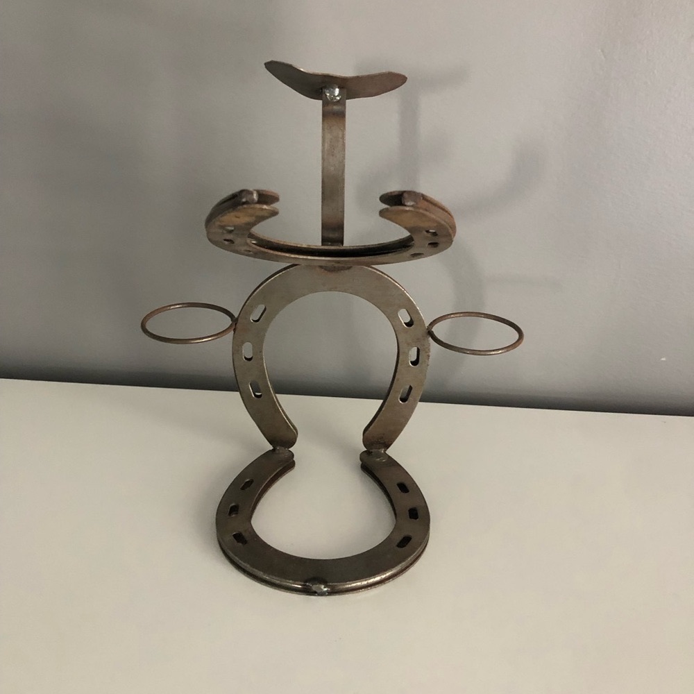Rustic horseshoe liquor holder